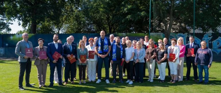 Miliony z Ministerstwa Sportu na modernizację szatni - Paragraf